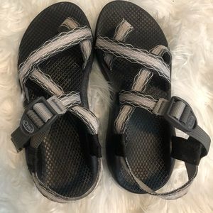 black & white single strap chaco’s